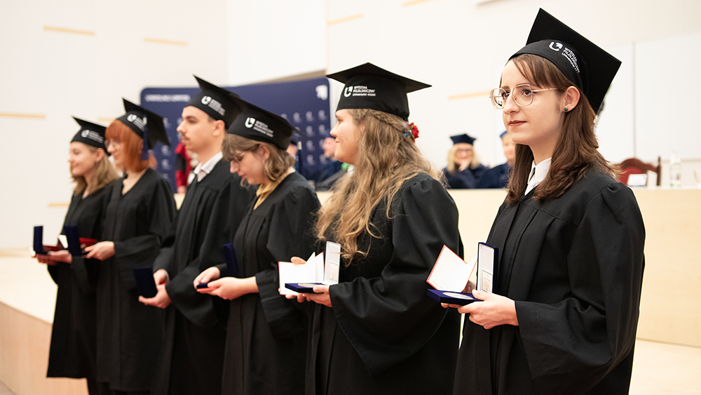 Absolwenci z Medalami za Chlubne Studia
