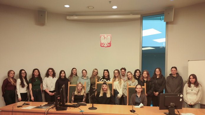  students in the courtroom