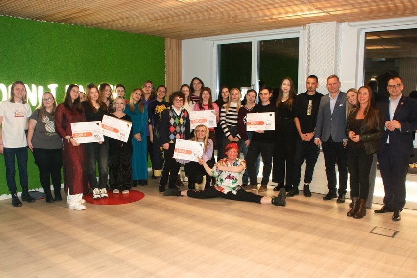 Winners together with the jury in the competition of the University of Lodz Library Integrates