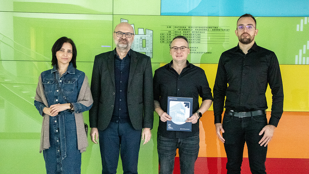 Przedstawiciele firmy Landi i Wydziału Filologicznego