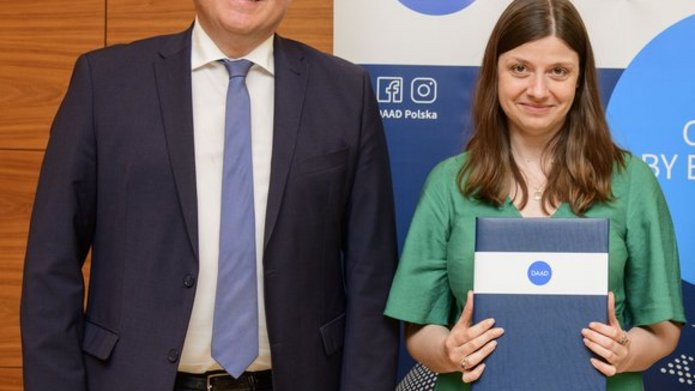 dr Joanna Bednarska-Rydzewska