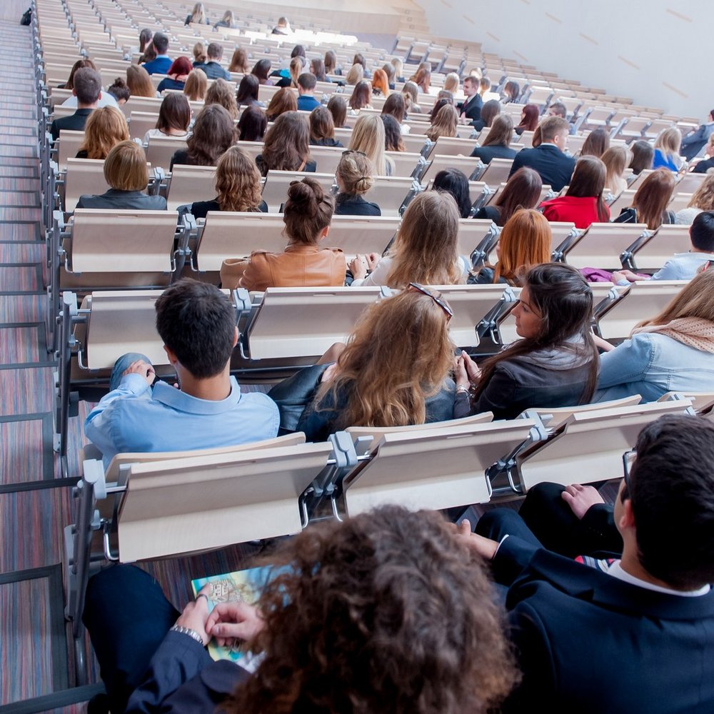 studenci w auli