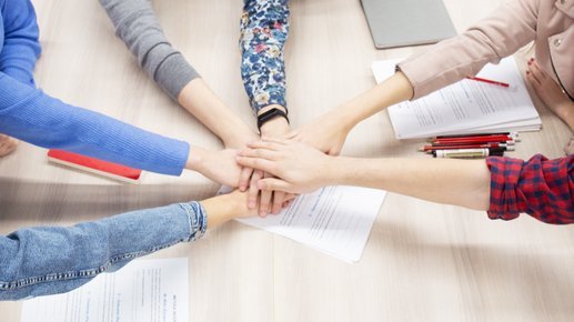 Zdjęcie sześcioosobowej grupy wsparcia w ACW