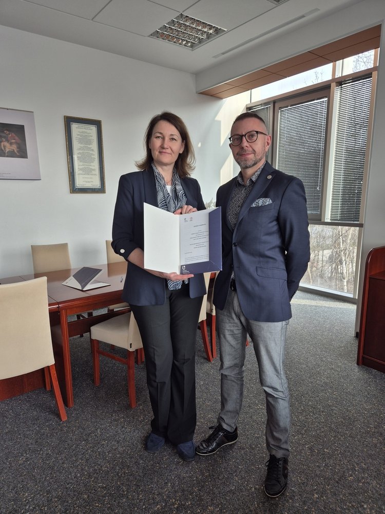 prof. Rafał Zarębski i dyrektor Sylwia Blomberg