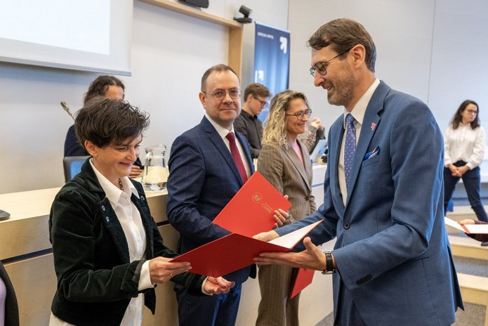 prof. Karolina Prykowska-Michalak z rektorem UŁ