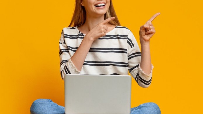 Dziewczyna z komputerem