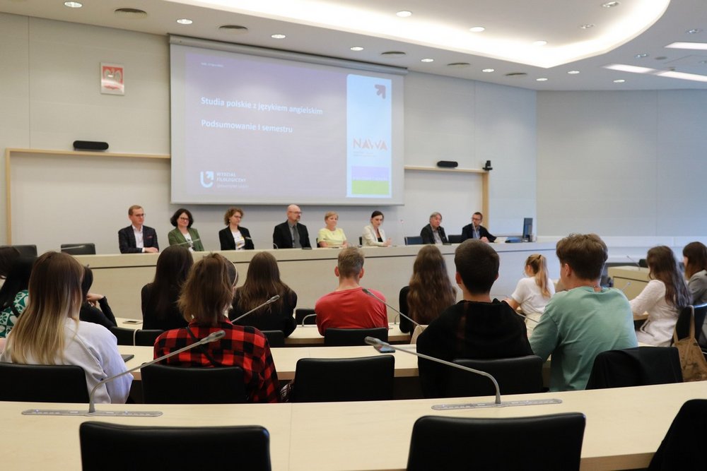Studia polskie z językiem angielskim