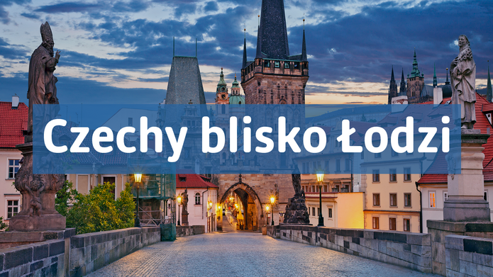 Na zdjęciu widać miasto, budynki i ulice. Na tle jest widoczny napis Czechy blisko Łodzi