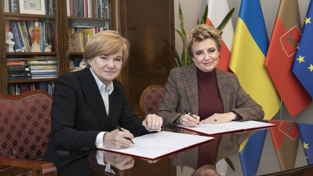 Rektor UŁ i Prezydent Łodzi z podpisanym porozumieniem