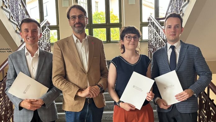 Rector of the University of Lodz and the awarded scientists