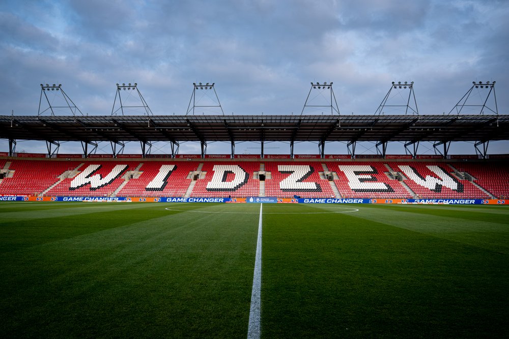 Journalism students at the University of Lodz at the Widzew Łódź stadium