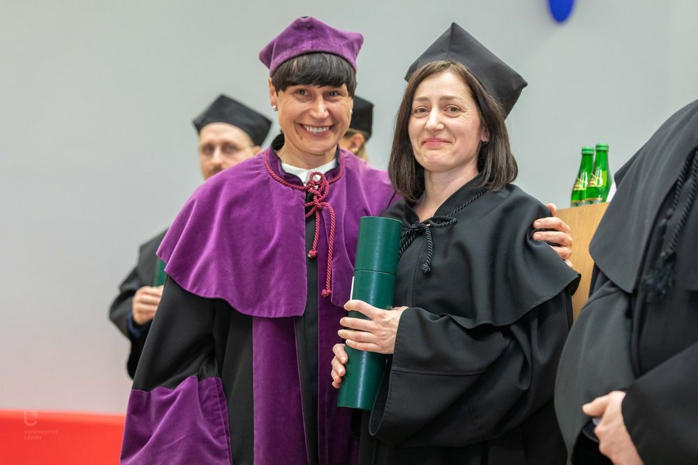 Uczestnicy uroczystej promocji habilitacyjnej i doktorskiej na UŁ