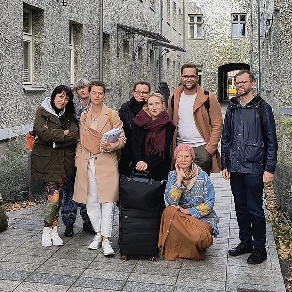 Na zdjęciu od lewej: Patrycja Babicka, Justyna Kowalska, Marta Konfederak-Paczuska, Sylwia Wachowska, Ewa Otomańska, Karolina Górecka, Tomasz Ciesielki, Błażej Filanowski. Fot z materiałów organizatora.