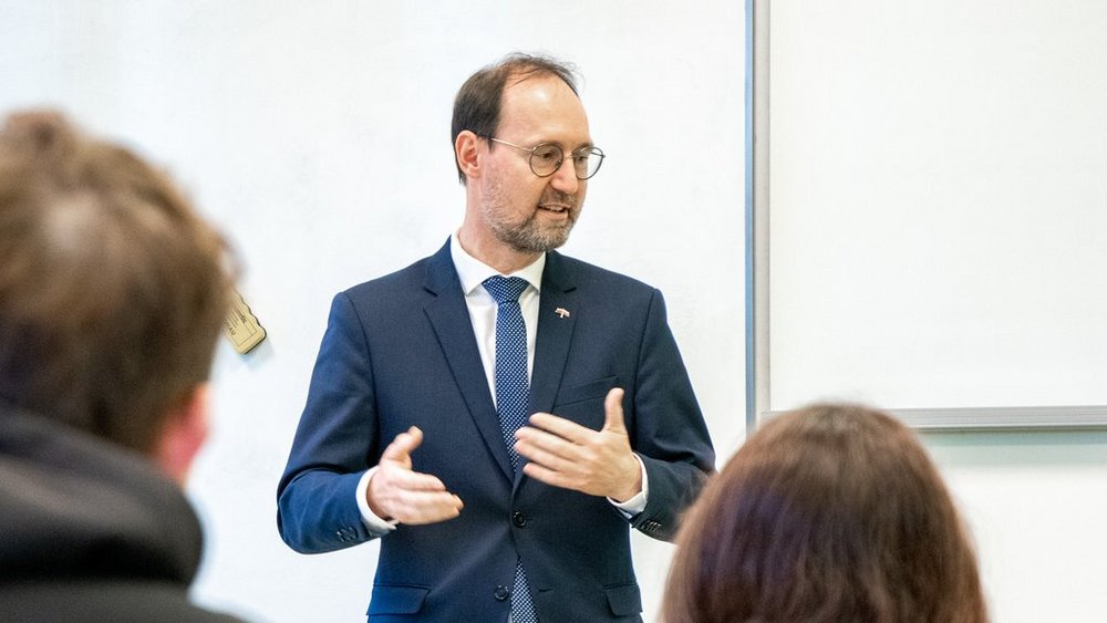 Fotorelacja z wizyty Ambasadora Republiki Czeskiej na Wydziale Filologicznym