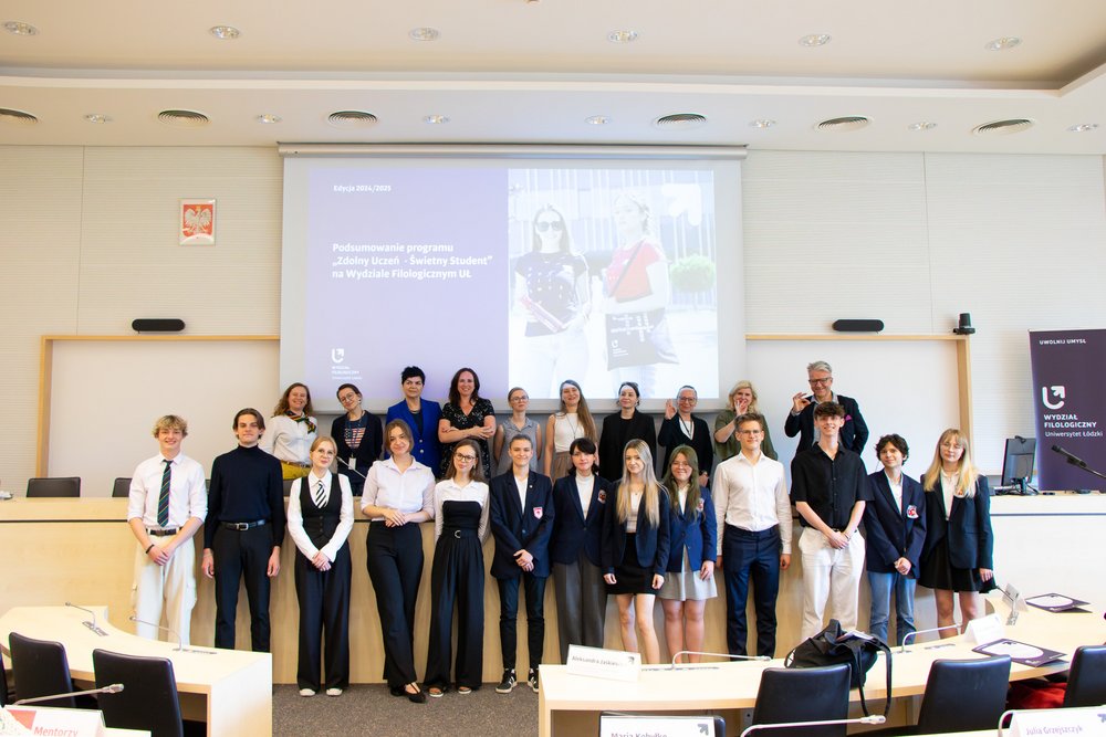 uczestnicy programu wraz z mentorami