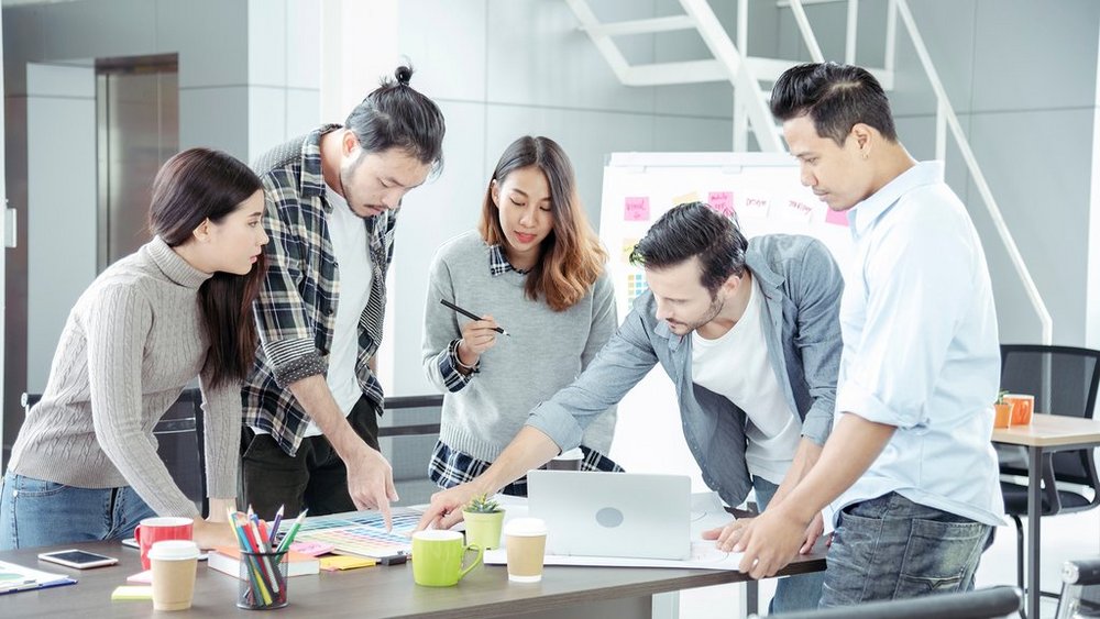 a decorative element: a group of people at work