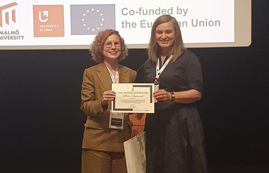 Dr Monika Kaźmierczak odbiera nagrodę w Stambule